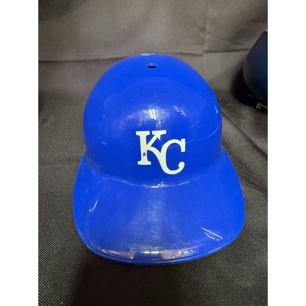 Vintage Laich KANSAS CITY ROYALS Copyright 1969 Souvenir Batting Helmet MLB